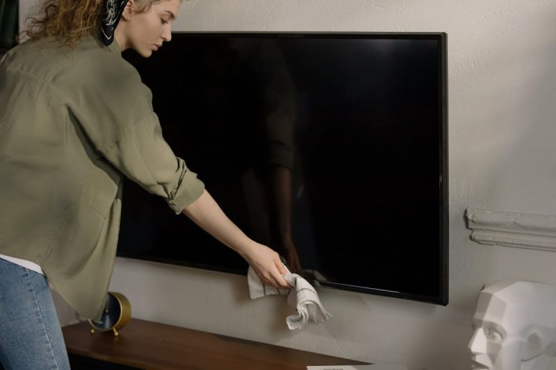 como limpar a tela da tv sem riscar Imagen de Como limpar a tela da TV sem riscar