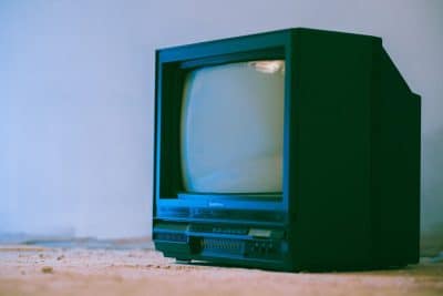 Como transformar monitor antigo em TV