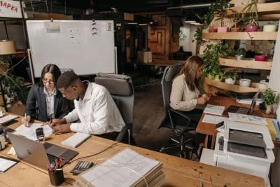 Como escolher a melhor impressora para empresas: guia completo